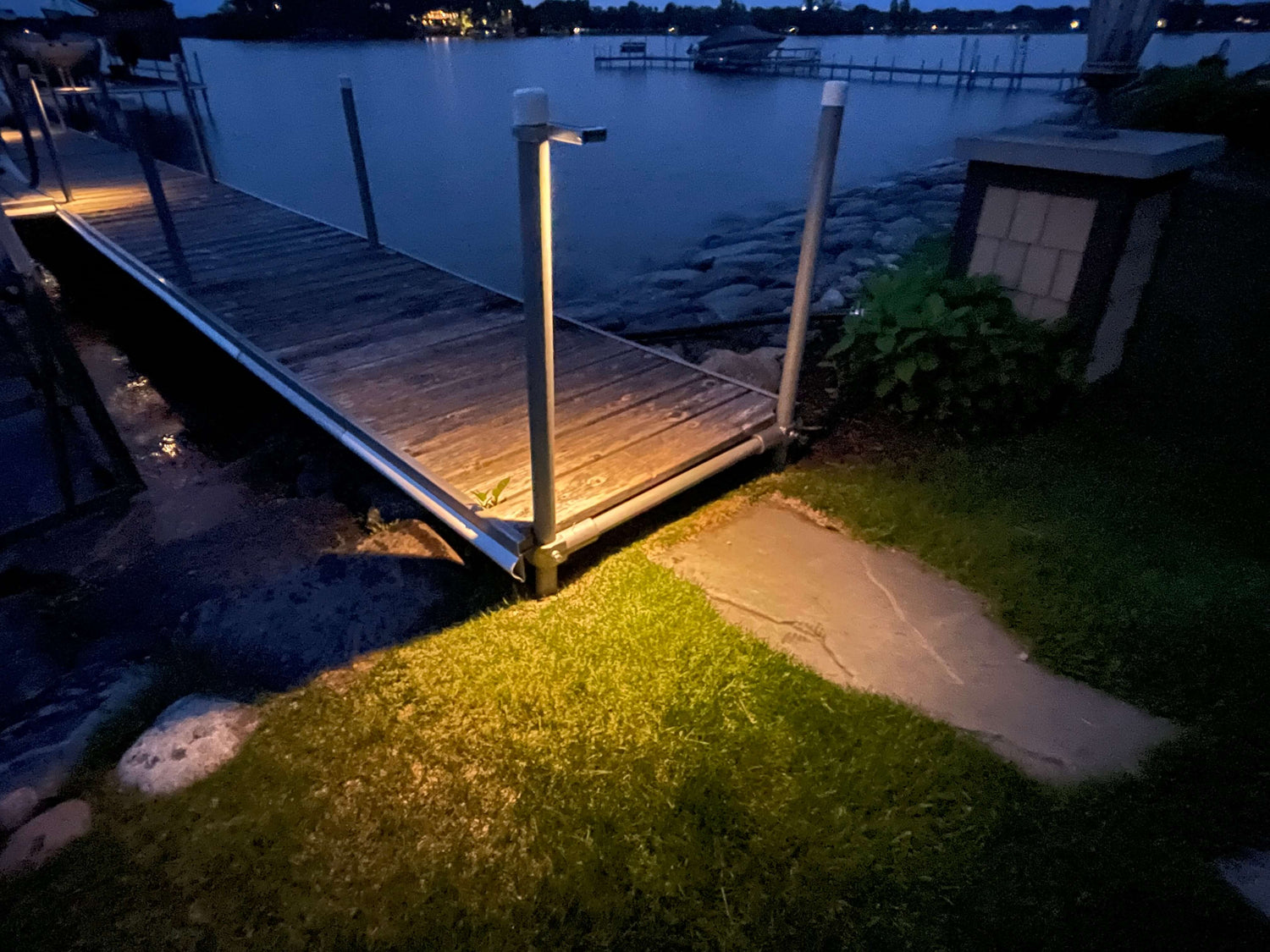 Solar Dock Post Center Mount Light