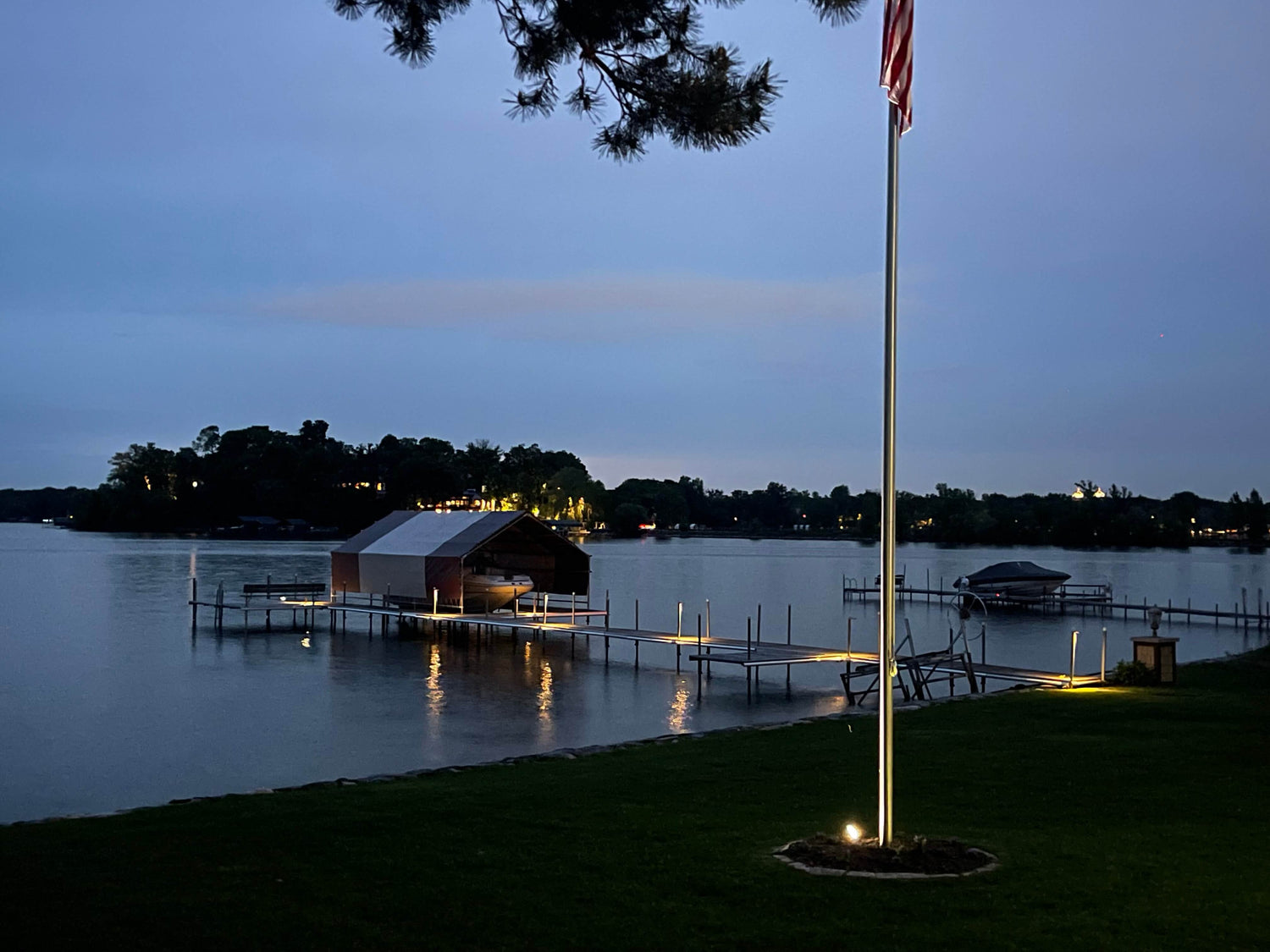 Solar Dock Post Center Mount Light