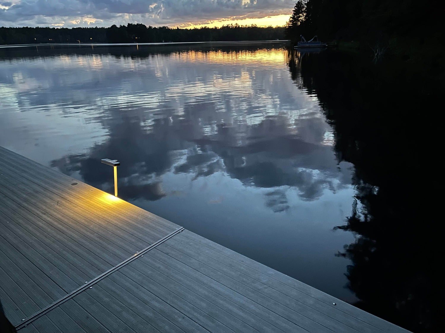 Solar Dock Post Center Mount Light