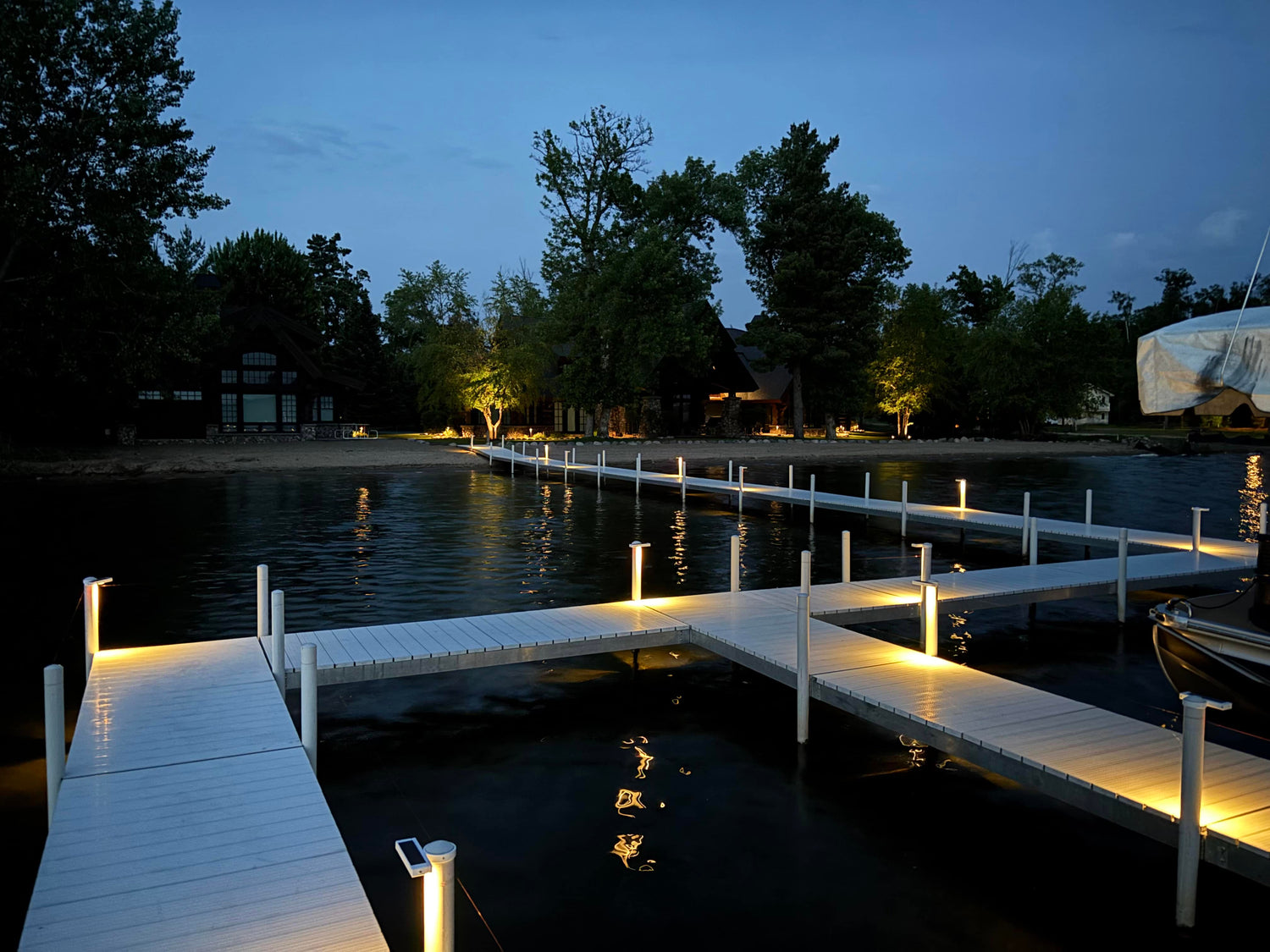 Solar Dock Post Center Mount Light
