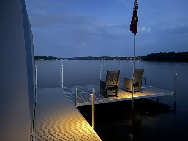 Solar Dock Post Center Mount Light